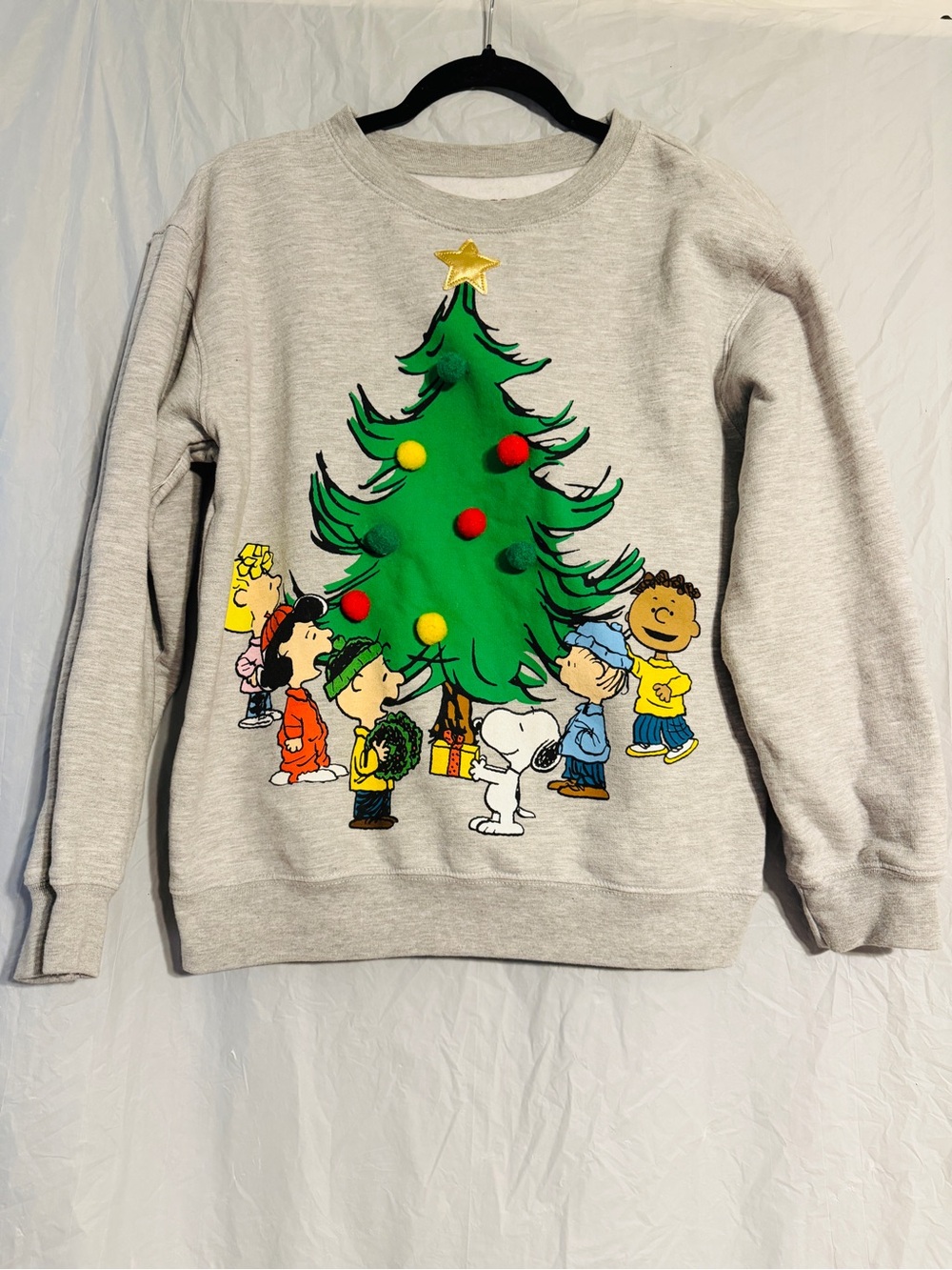 Peanuts Snoopy Christmas Sweatshirt Women’s Small Gray 3D Pom Pom Tree Holiday